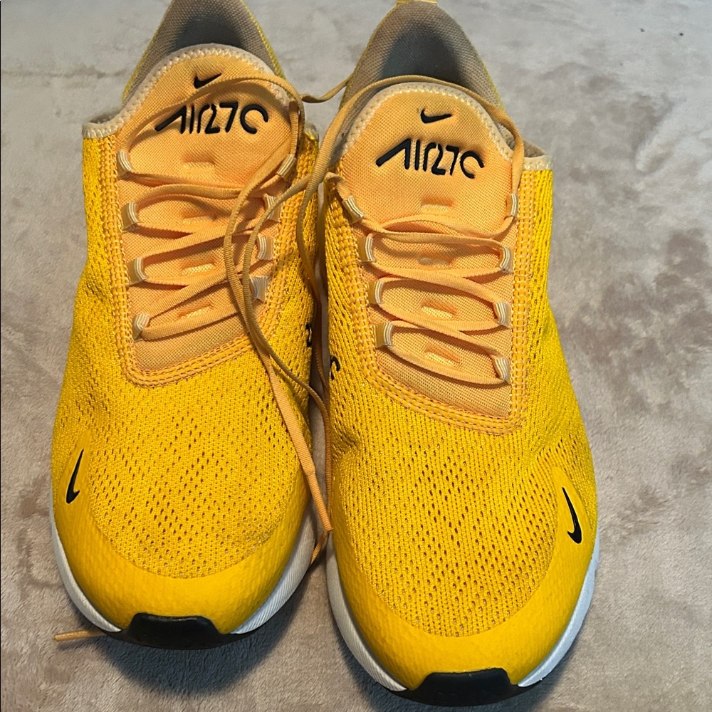 Nike Air 270 Men's Shoes in Bright Yellow